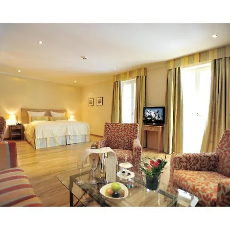 Hotel Romantik Bayrisches Haus 4*